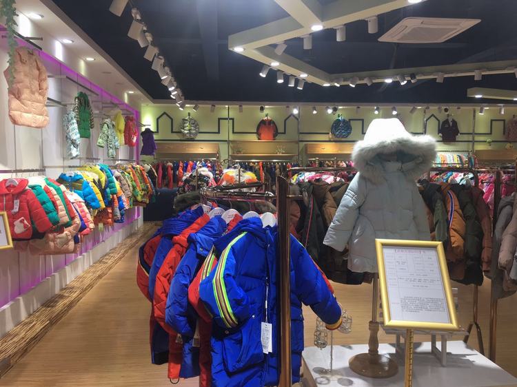 成都荷花池童裝批發(fā) 睿利熊品牌解析與市場前景